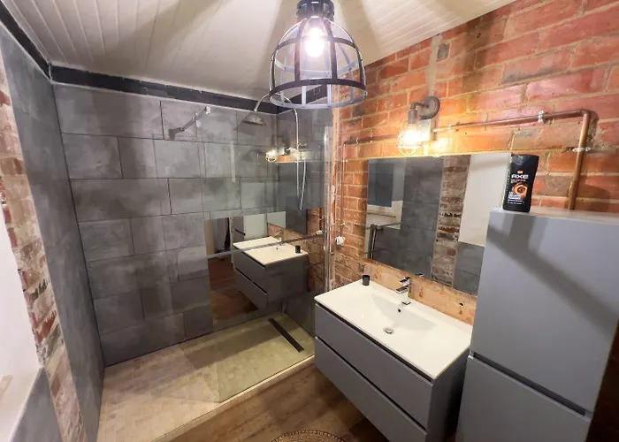 Individuelle 1 民宿 *